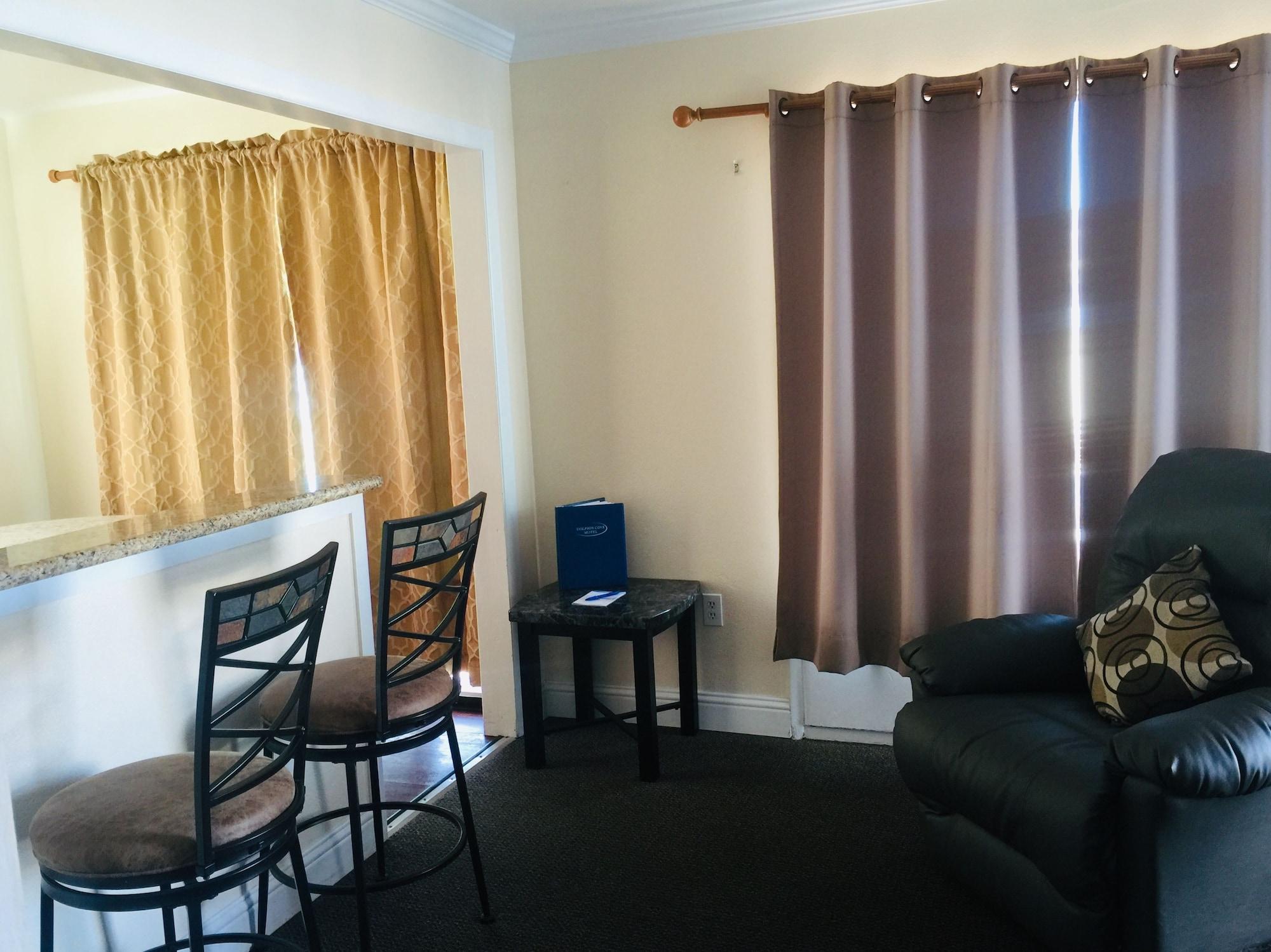 Dolphin Cove Motel Пизмоу Бийч Екстериор снимка