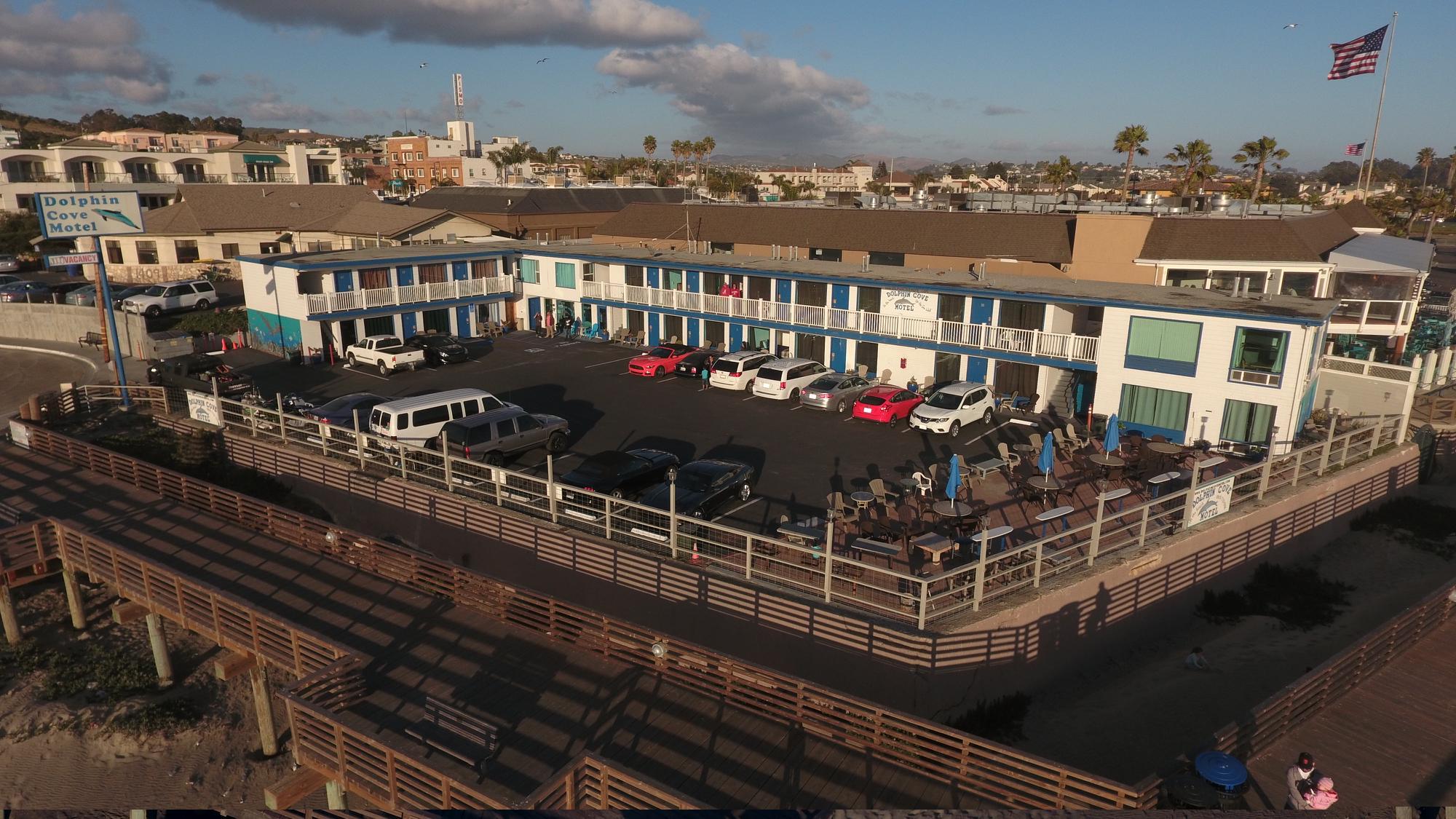 Dolphin Cove Motel Пизмоу Бийч Екстериор снимка